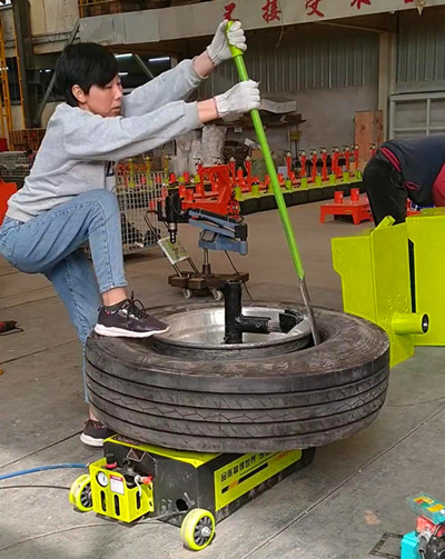 扒胎機(jī)